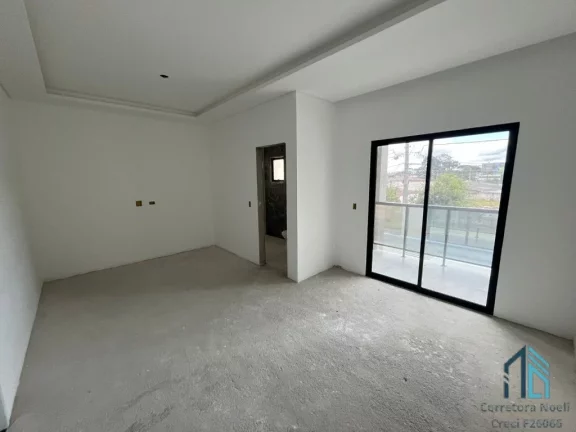 Imagem Sobrado a venda com terreno, 03 suítes, ótima localização em São José dos Pinhais PR
