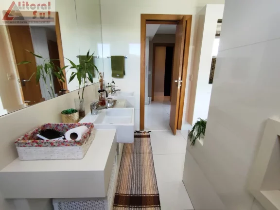 Imagem Apartamento de Luxo à Venda em Praia Grande-SP, 3 Quartos, 3 Suítes, 1 Sala, 3 Vagas de Garagem, 250m² no Canto do Forte!