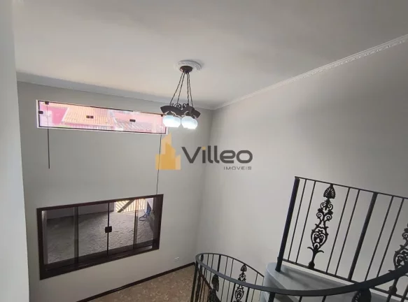 Imagem Descubra o prazer de viver em uma casa que combina elegância, espaço e localização estratégica....