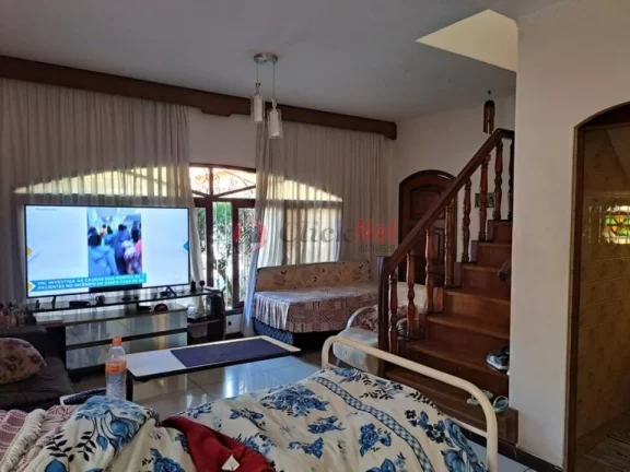 Imagem Sobrado espaçoso bem localizadoà venda no bairro Assunção, São Bernardo do Campo, com 3 dormitórios, sendo 1 suíte, 5 vagas, 246 m².