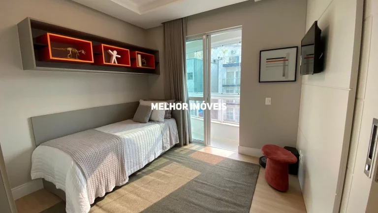 Imagem Apartamento á venda com 3 dormitórios na quadra mar em Balneário Camboriú - SC