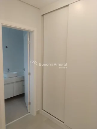 Imagem Esta espetacular casa oferece 263 m² de área construída e um amplo terreno de 353,80 m², proporc...