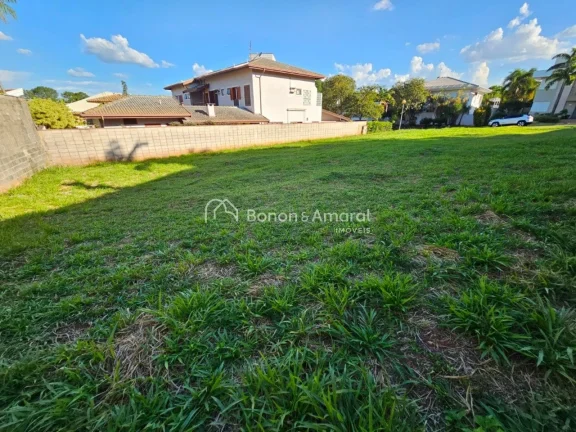 Imagem Oportunidade de negócio!
Terreno de 900 m², sol da manhã, bem localizado no meio da quadra em con...