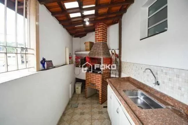 Imagem Sobrado Comercial com 3 Quartos para alugar, 220m² - Vila Galvão