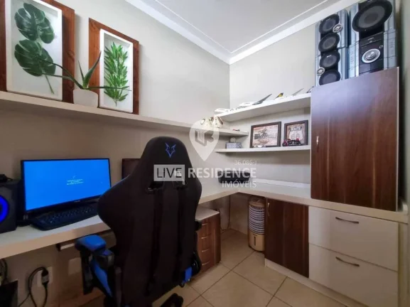 Imagem Lindo sobrado à venda em Condomínio / Ótima localização!