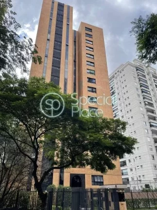 Imagem Este lindo e amplo imóvel conta com 3 quartos, sendo 3 suítes, 5 banheiros e 4 vagas de garagem de...