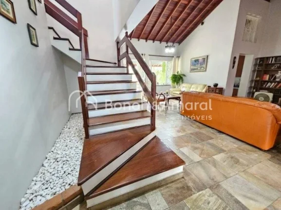 Imagem Excelente casa, espaçosa, construção sólida, com telhado novo, ideal para quem procura conforto ...