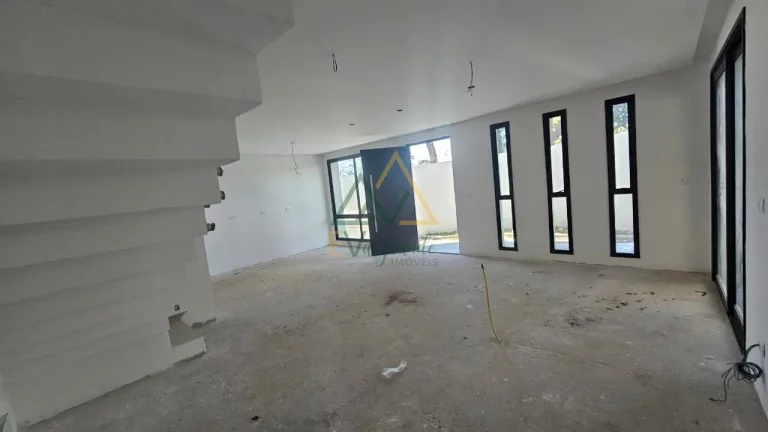 Imagem Sobrado em Condomínio à venda no Bairro Alto Curitiba PR