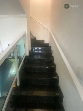 Imagem Sobrado com 3 dormitórios à venda, 110 m² por R$ 680.000,00 - Vila Guilhermina - Praia Grande/SP