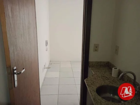 Imagem Sala comercial na Felipe Neri com área externa
