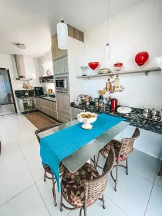 Imagem Casa alto padrão com 3 dormitórios sendo 1 suíte master e 4 vagas- Itacolomi | Balneário Piçarras/SC