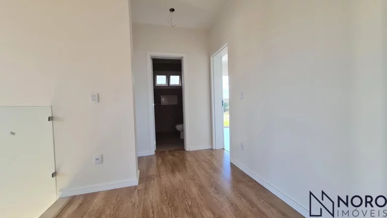 Imagem Casa de 220m² no Condomínio Fechado – Suíte Master, Espaço Gourmet e Amplo Pátio