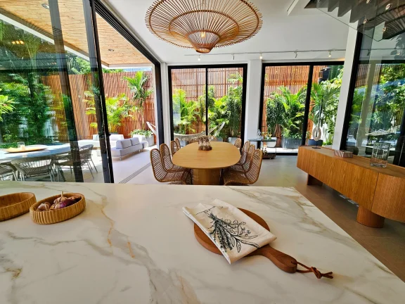 Imagem Residência de luxo no Riviera de São Lourenço Módulo 12: 5 suítes, 3 salas, 8 vagas. Condomínio 5 estrelas com certificação sustentável.