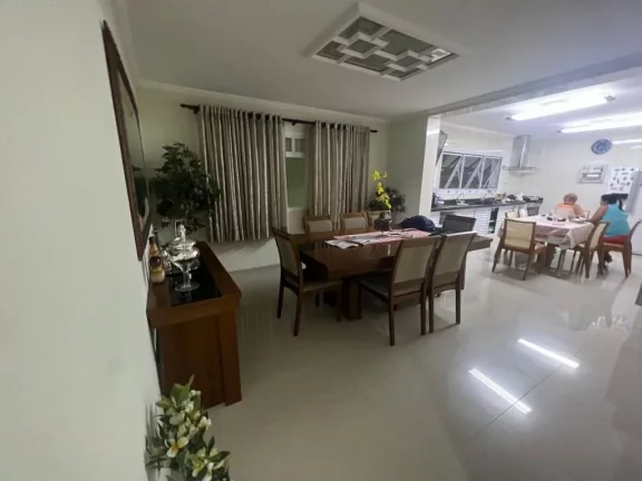 Imagem Sobrado com 4 dormitórios à venda, 362 m² por R$ 1.800.000,00 - Vila Romanópolis - Ferraz de Vasconcelos/SP