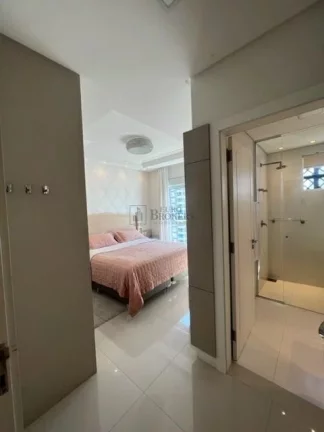 Imagem Apartamento com 4 dormitórios à venda no Centro de Balneário Camboriú/SC