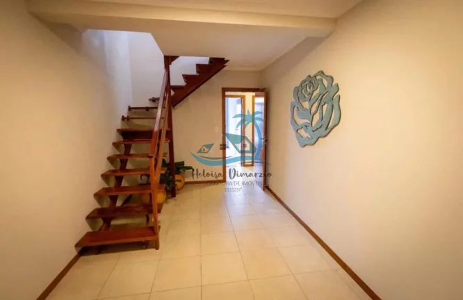 Imagem Apartamento cobertura duplex com 4 dormitórios a venda em localização privilegiada a 2 quadras da orla de Itaguá em Ubatuba.
