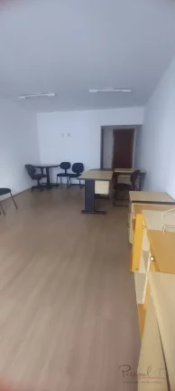 Imagem Sala Comercial à Venda no Centro de Florianópolis* Localizada em andar alto, esta sala comercial o...