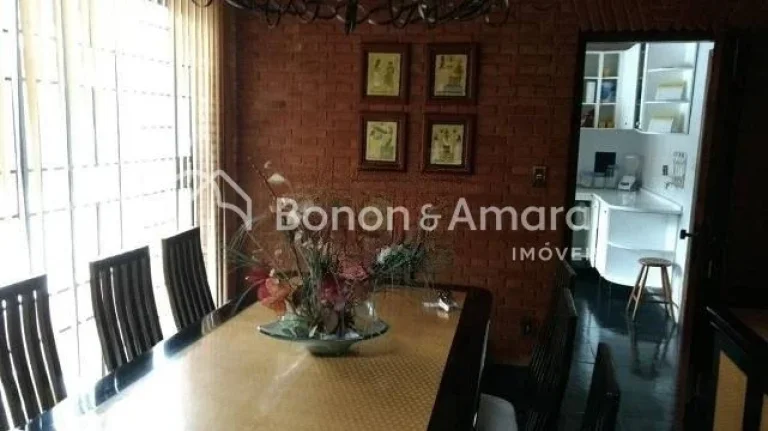 Imagem Casa com arquitetura diferenciada, com 3 quartos, living 4 ambientes, Home Theater com isolamento ac...