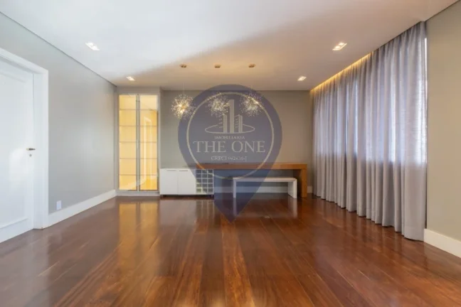 Imagem Luxuoso apartamento à venda em São Paulo-SP, na Vila Isa: 4 quartos, 4 suítes, 2 salas, 6 banheiros, 3 vagas de garagem, 420m².