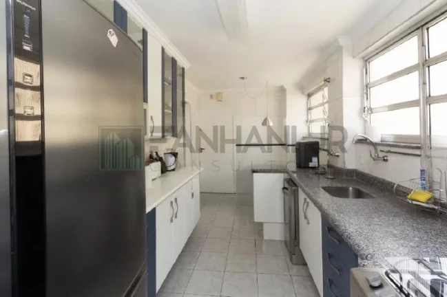 Imagem Apartamento de Alto Padrão para Locação em São Paulo-SP, Itaim Bibi: 3 Quartos, 1 Suíte, 3 Salas, 3 Banheiros, 1 Vaga de Garagem, 138m².