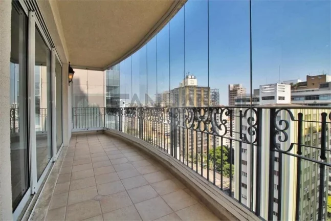 Imagem Imperdível! Apartamento de alto padrão com 3 suítes e 4 vagas na Cerqueira César, São Paulo-SP - 208m². Confira já!