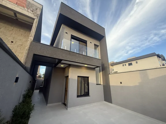 Imagem Casa a Venda com 3 Suítes e Piscina - Muito Conforto!