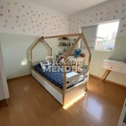 Imagem Maravilhoso Sobrado com 248 m² com 4 dorms no Cond. Jardim Portugal