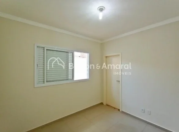 Imagem Excelente casa térrea, desocupada e pronta para morar, localizada no Condomínio Madre Maria Vilac,...