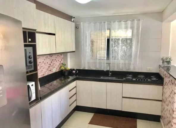 Imagem Sobrado no Cajuru - Condomínio Fechado - Triplex