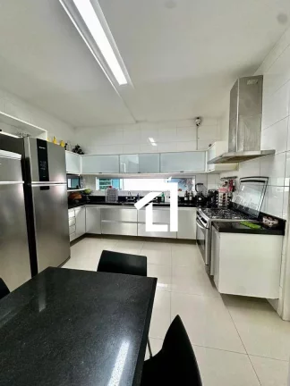 Imagem Casa | Condominio Fechado | 4 Suítes com Piscina Privativa | 352m2