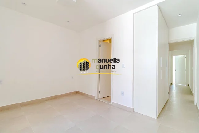 Imagem Excelente Apartamento Copacabana - Quadra da Praia / Varanda vista mar!