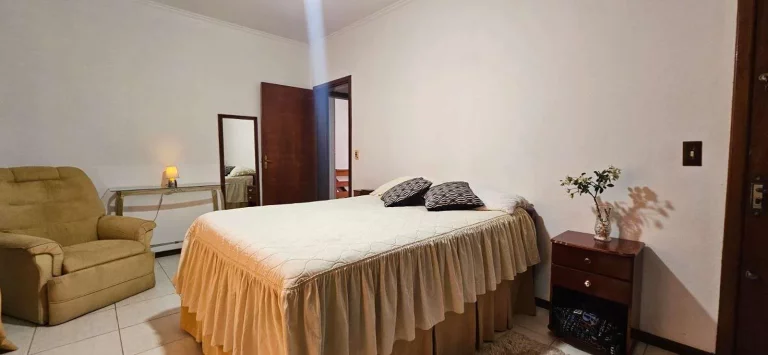 Imagem Casa à Venda, 280m2, 3 Dormitórios(01 Suíte), 3 Vagas , Areias, São José/SC