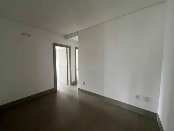 Imagem Apartamento com 4 suítes, closet e 3 vagas de garagem em Balneário Camboriú