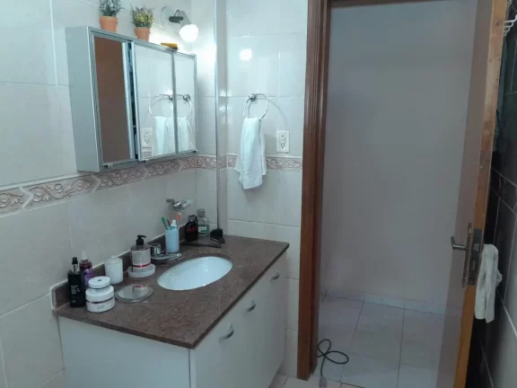 Imagem Apartamento com 2 dormitório em SAntos-José Menino