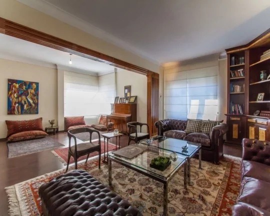 Imagem Higienópolis apartamento à venda em Prédio Vintage com 4 suítes e 2 vagas, 530m²