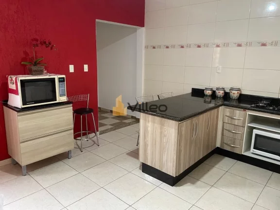 Imagem Descubra uma rara oportunidade de viver com elegância e praticidade em um sobrado moderno e bem dis...