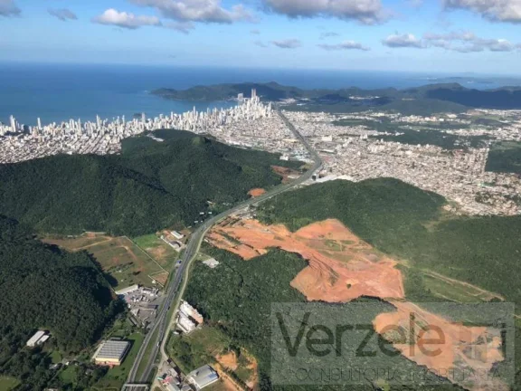 Imagem Terreno para Venda em Balneário Camboriú / SC no bairro Municípios