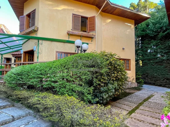 Imagem Casa 4 Suítes à Venda em Campos do Jordão | Condomínio com 10 Casas