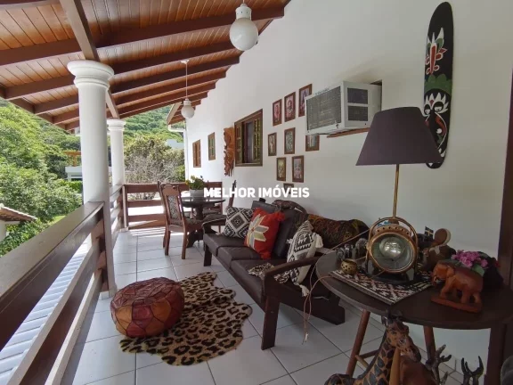 Imagem Casa à Venda com 05 Suítes , localizada na Praia de Taquaras em Balneário Camboriú - SC