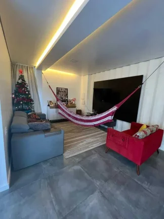 Imagem Casa container com 3 dormitórios sendo 1 suíte e 4 vagas Estaleirinho em Balneário Camboriú/SC