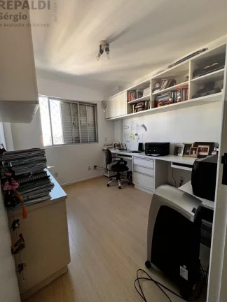 Imagem Apartamento de 3 quartos com suíte e vaga de garagem no Centro de Criciúma-SC: oportunidade imperdível!