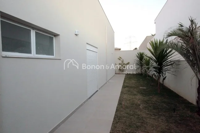 Imagem Casa a venda térrea, com 350,00 m² de área construída em terreno de 702,00 m² na parte central ...
