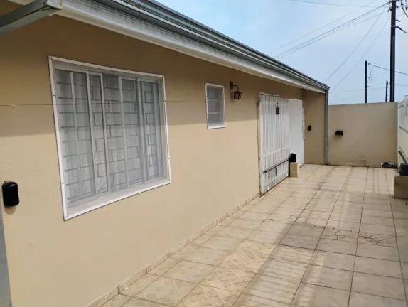 Imagem Casa para Venda em São José dos Pinhais, Ouro Fino, 2 dormitórios, 1 suíte, 2 banheiros, 4 vagas