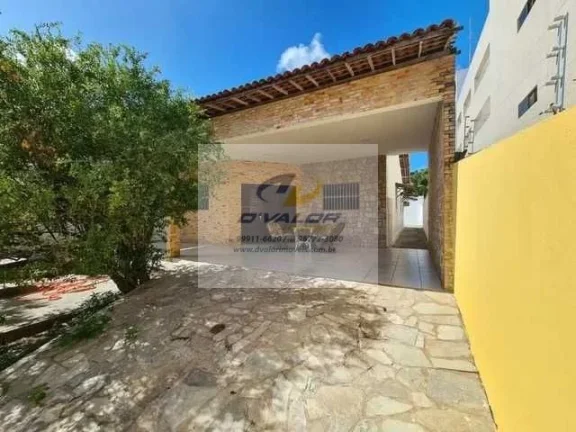 Imagem Vendo casa com 200m², 4 quartos s/ 4 suítes, sala p/ 2 ambientes e 2 vagas
