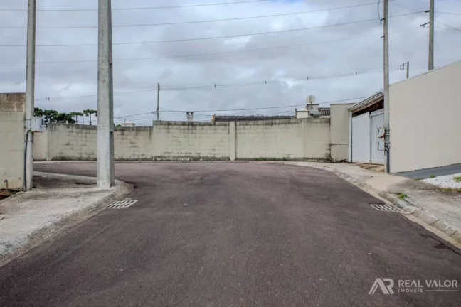 Imagem Casa para Locação de 02 Dormitórios no Bairro Estados em Fazenda Rio Grande Condomínio Jardim Paraiso