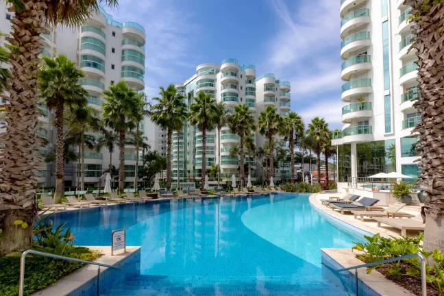 Imagem Apartamento mobiliado com área de lazer completa! 3 suítes e 3 vagas na Praia Brava em Itajaí