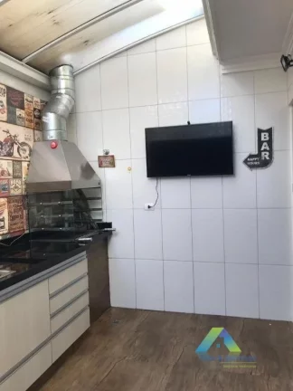 Imagem Sobrado em condomínio com 124m² - 2 dormitórios sendo 1 suíte com varanda, 2 banheiros e um lavabo,
