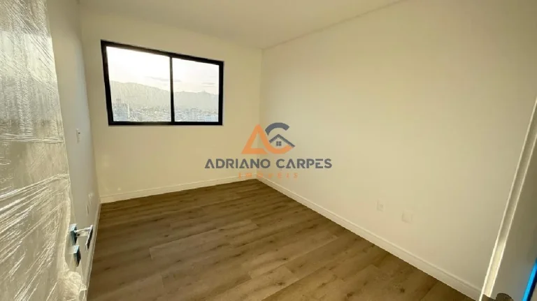 Imagem Apartamento no San Andreas com 3 dormitórios sendo 1 suíte e 2 demi, a 200m do mar, localizado no bairro Gravatá em Navegantes - Adriano Carpes imóveis vende
