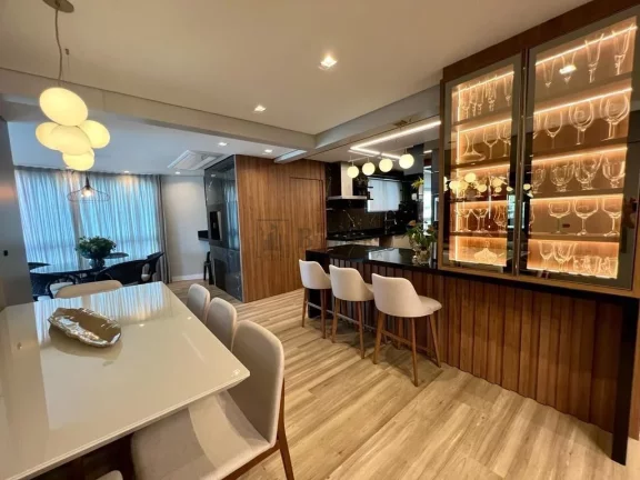 Imagem Apartamento com 3 suítes à venda no Centro de Balneário Camboriú/SC