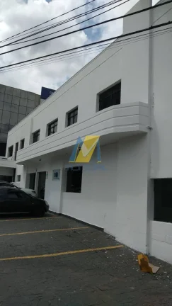 Imagem Prédio Inteiro com Loja de Frente para Avenida - Estrutura Ampla